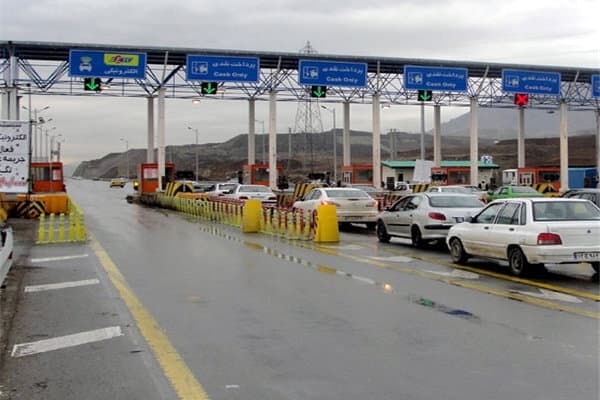 حذف موقت پرداخت عوارض برای تسهیل تردد خودروها / علت اصلی کندی حرکت در آزادراه تهران – شمال اعلام شد