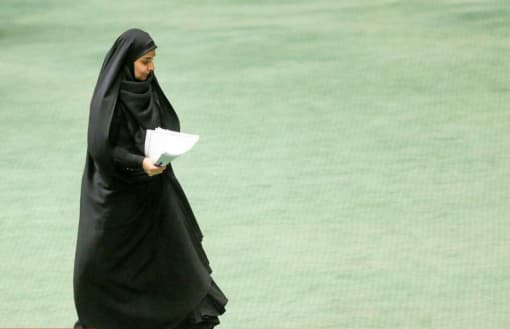انتقاد تند یک نماینده مجلس به طرح استیضاح وزیر راه و شهرسازی/ همچنان حامی خانم وزیر هستیم